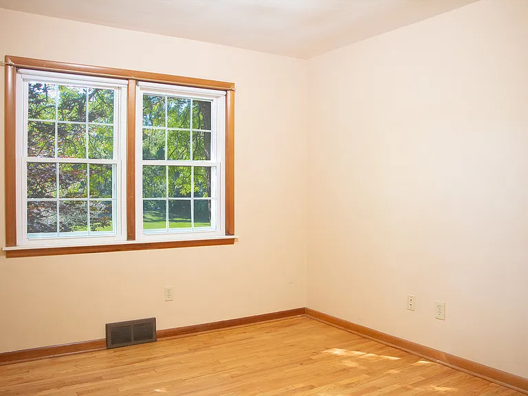216 N Church St — Photo 13
