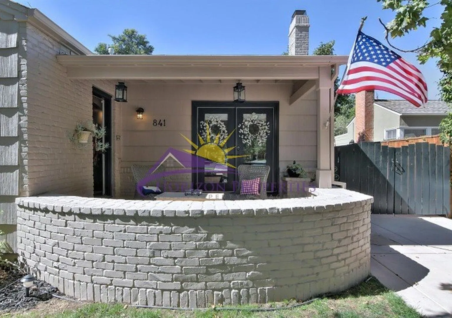 Unique 3 Bed 2 Bath with ADU 1,830sqft+ home in Landpark — Photo 2