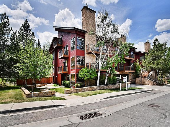 3rd image of 1375 Woodside Ave #100