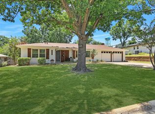 8025 Northbrook Dr, Benbrook, TX 76116