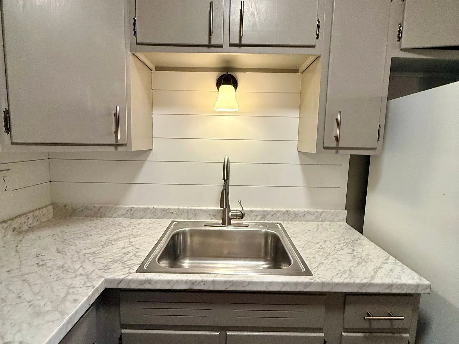1 bed, 1.0 bath, $1,195 — Photo 2