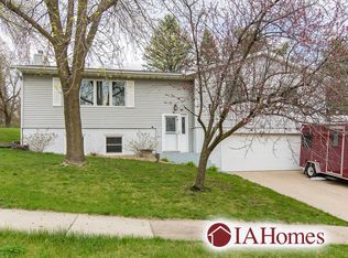 1826 Garry Ave NW, Cedar Rapids, IA 52405