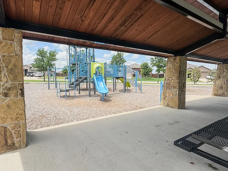 801 Meadow Creek Ln — Photo 28
