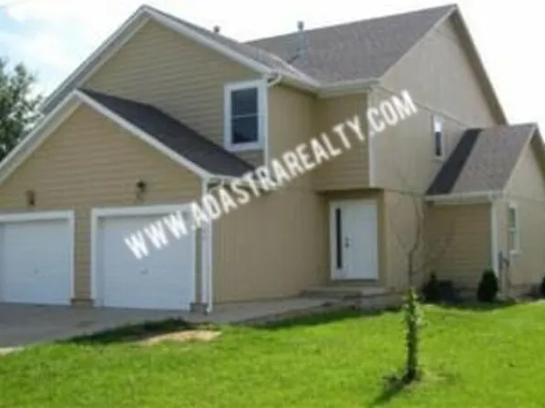 304 N 9th St Unit B, Louisburg, KS 66053