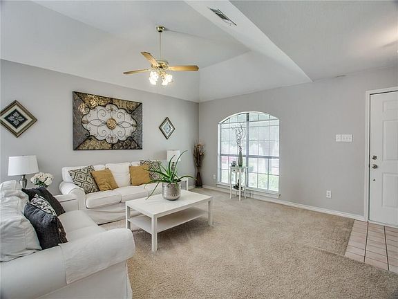 4th image of 7008 Club Creek Dr