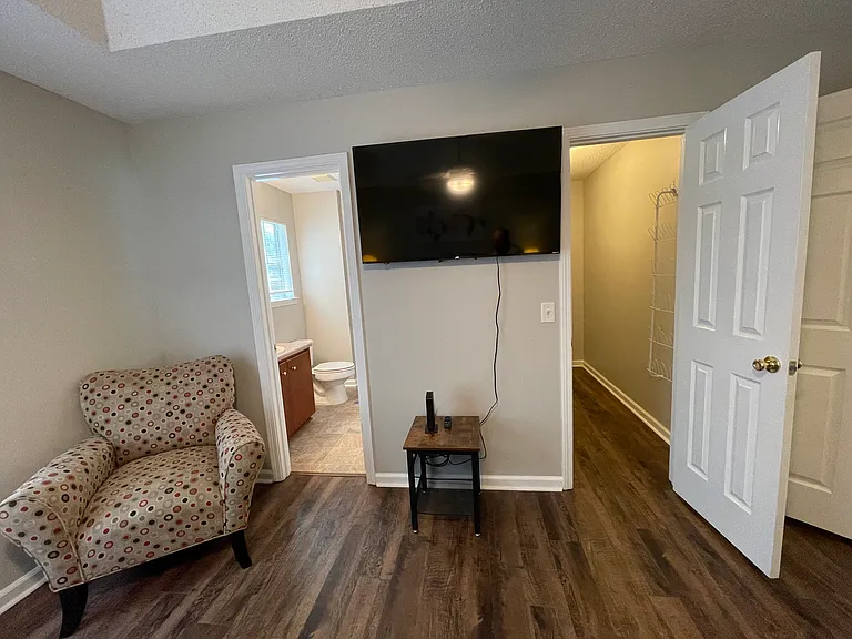 37 Rose Hill Dr — Photo 7