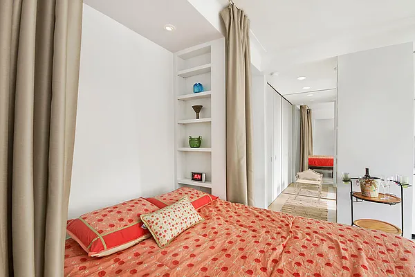 Sold by Corcoran | media 7