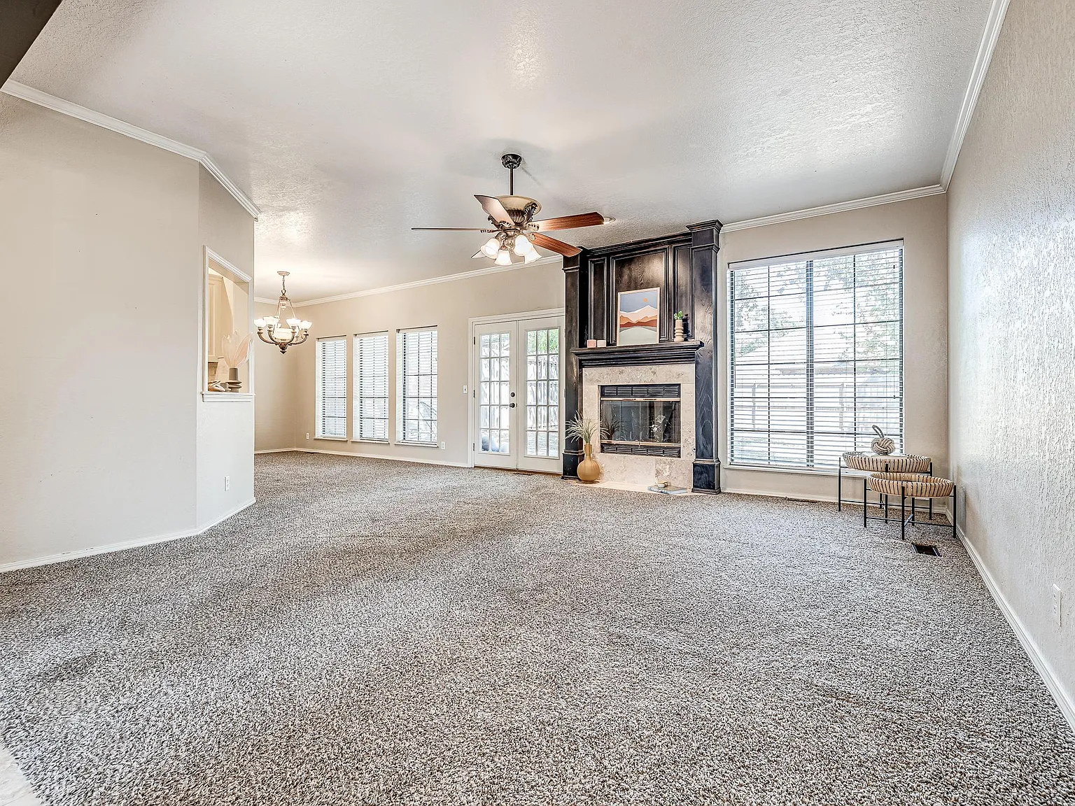 4 bed, 2.5 bath, 2081 sqft, $1,995 — Photo 3