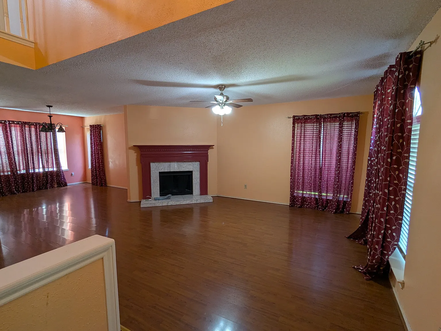 4 bed, 2.5 bath, 2124 sqft, $2,200 — Photo 3