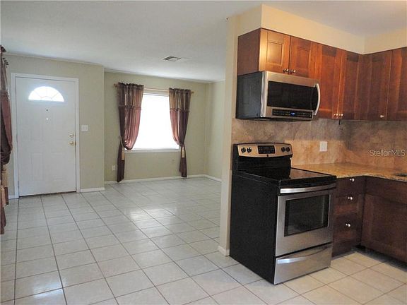 4th image of 2620 N Beaumont Ave