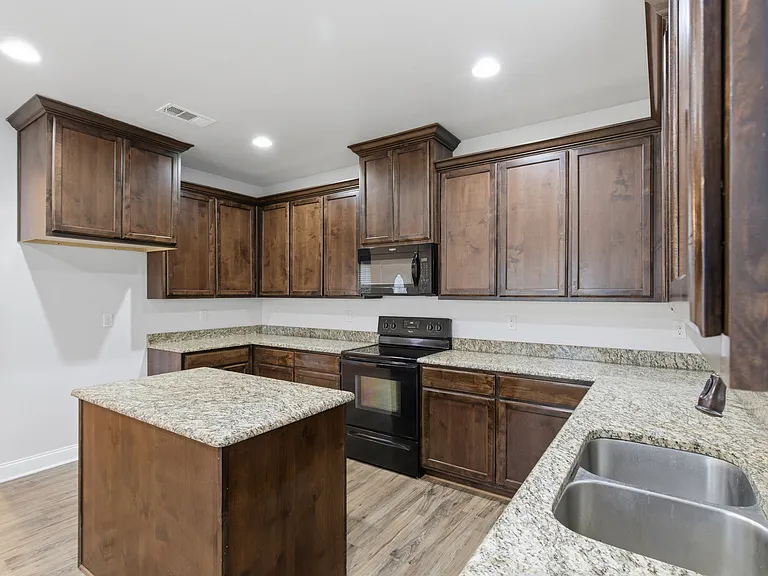 4805 Pickett — Photo 8