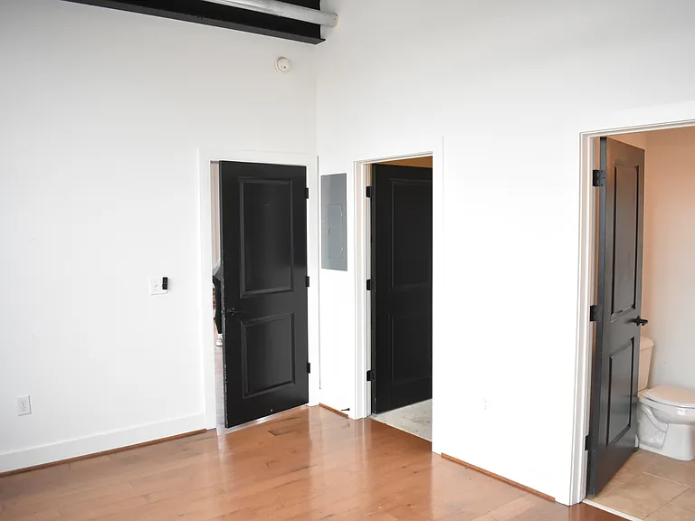 1261 Caroline St NE #101 — Photo 11