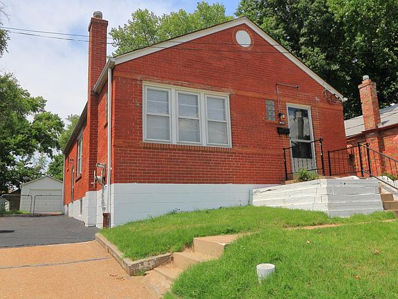 4th image of 8405 McLaran Ave