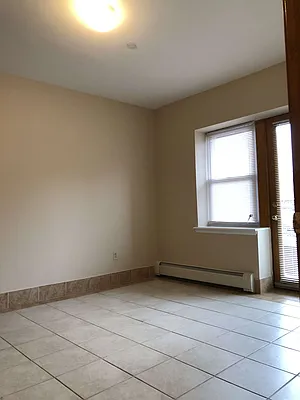 Rented by Realty 2000 Corp | media 18