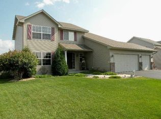 1939 Fountain Ln, Waconia, MN 55387