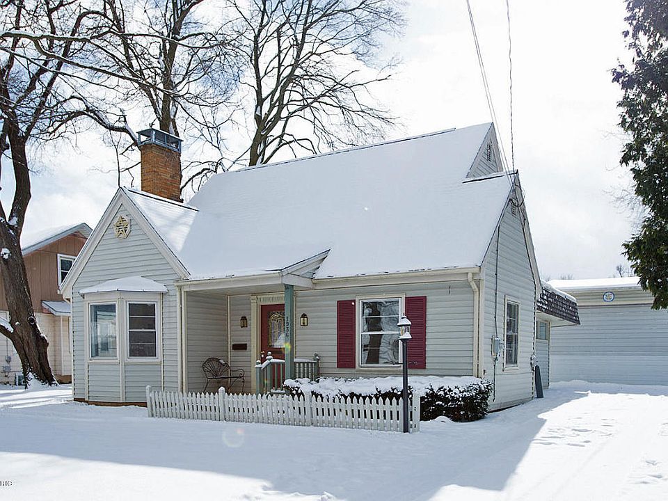 1st image of 1936 Lakeway Ave