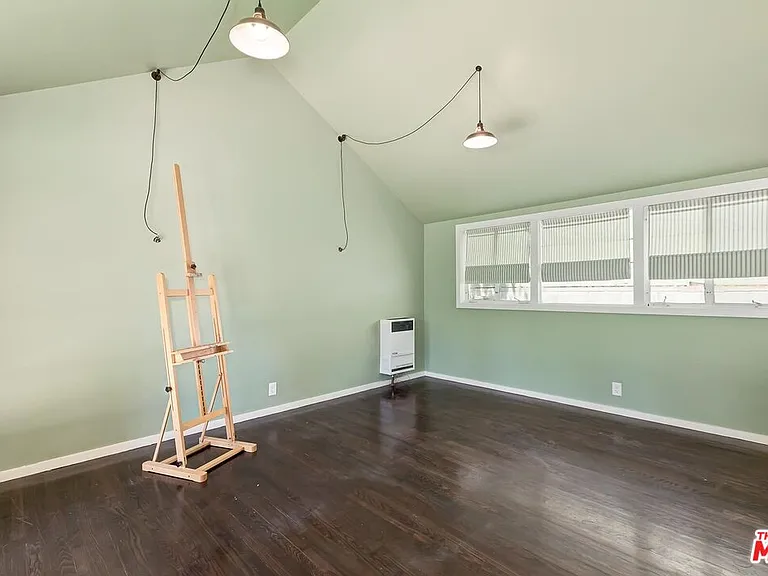 515 N Kenter Ave — Photo 28