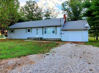 8014 N Humbert Rd, Brighton, IL 62012