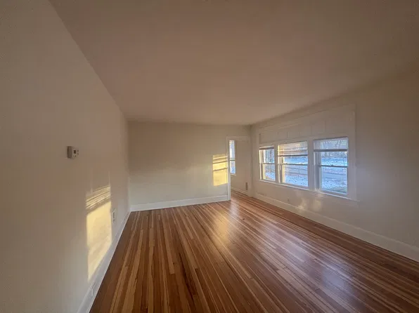 (undisclosed Address), Trumbull, CT 06611