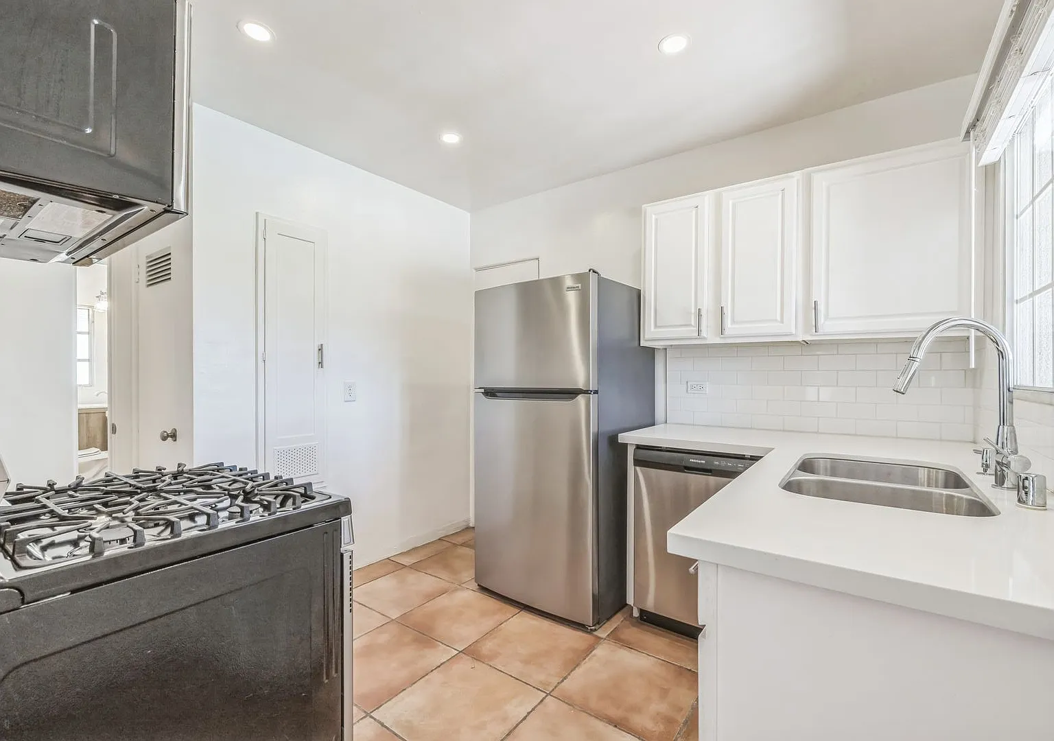 225 W. Vista Chino — Photo 1