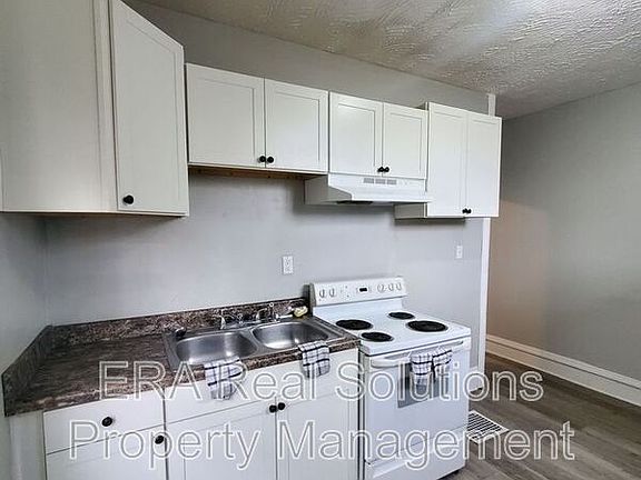 3rd image of 826 Leona Ave