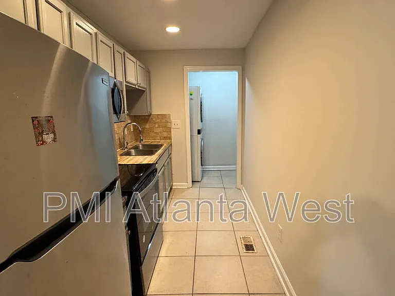 1796 Spring St — Photo 3