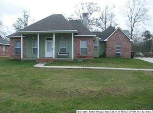 44295 Bay Leaf Dr, Saint Amant, LA 70774