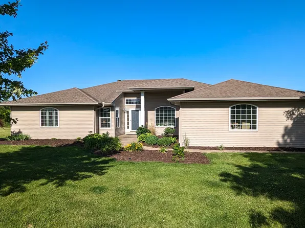 2665 Private Access 374 E, Mahomet, IL 61853