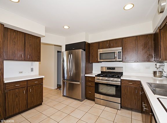 5th image of 9307 Kildare Ave
