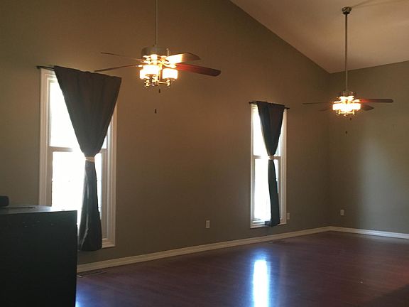 4th image of 15009 Eureux Cir
