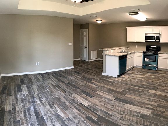 4th image of 160 Granger Dr #1