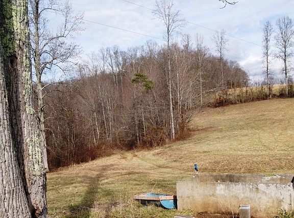 4th image of 401 Sumpter Dr.