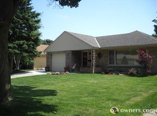 7823 W Manitoba St, West Allis, WI 53219