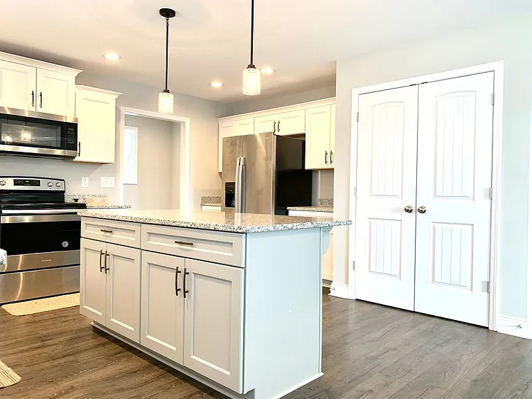 712 Banister Dr — Photo 11