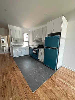 1st image of 3030 31st St APT 2