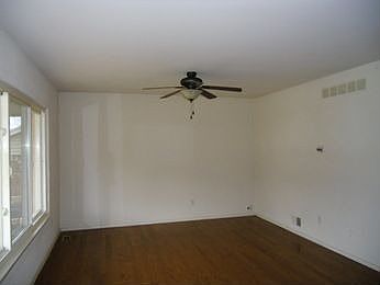 5th image of 10228 Continental Dr