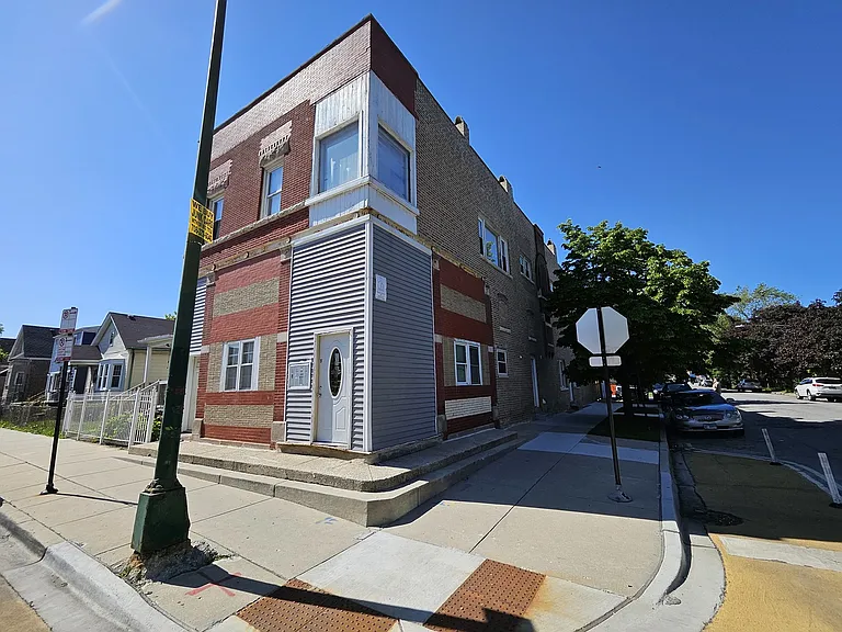 2500 W Pershing Rd #1R — Photo 1