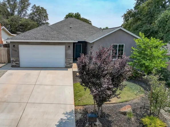 2531 Rainbow Ln, Redding, CA 96002