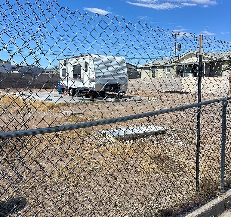2nd image of 6160 Yellowstone Ave