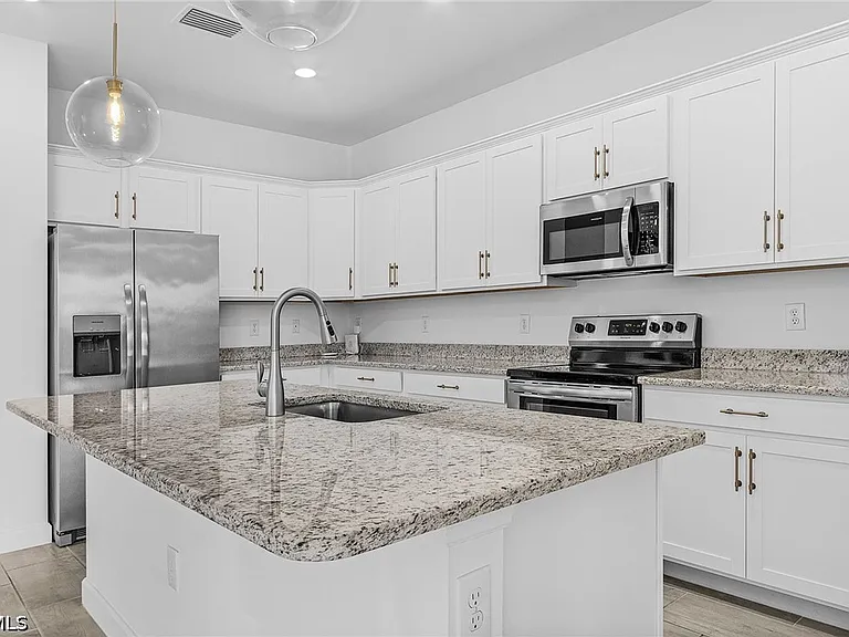 11151 Timber Creek Dr E — Photo 13