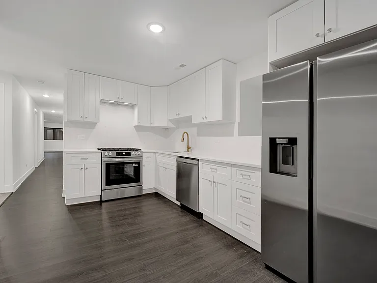 1814 S Throop St #1F — Photo 4