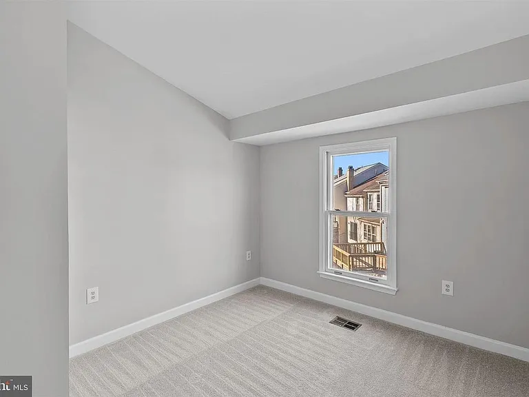 5606 Gresham Ln — Photo 28