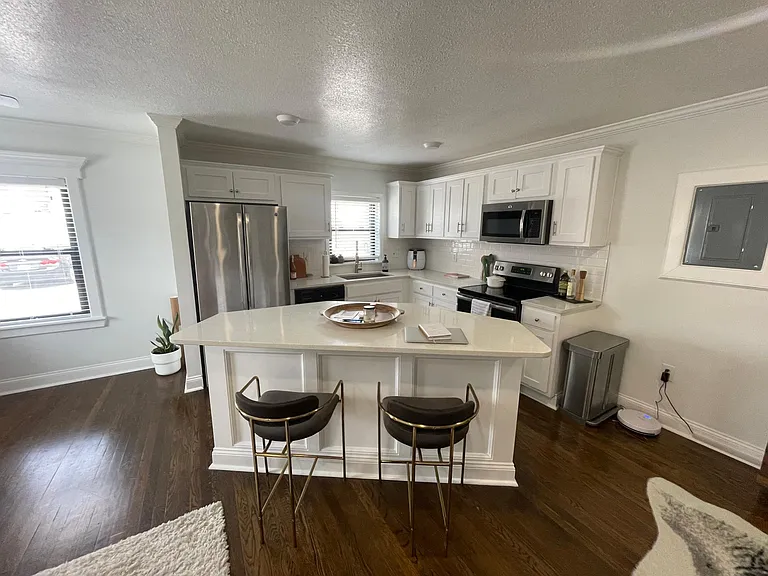 Plaza Terrace Apartments — Photo 43