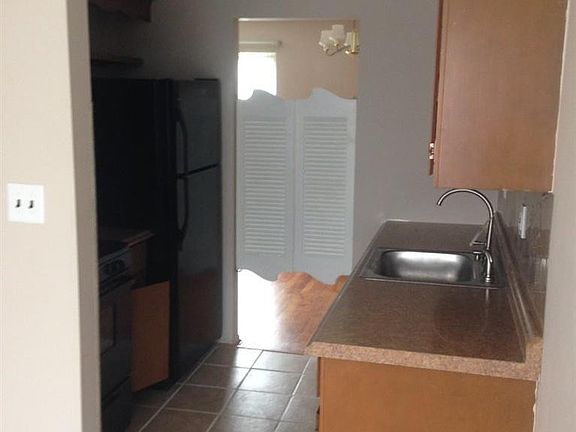 2nd image of 1023 Terrace Ln
