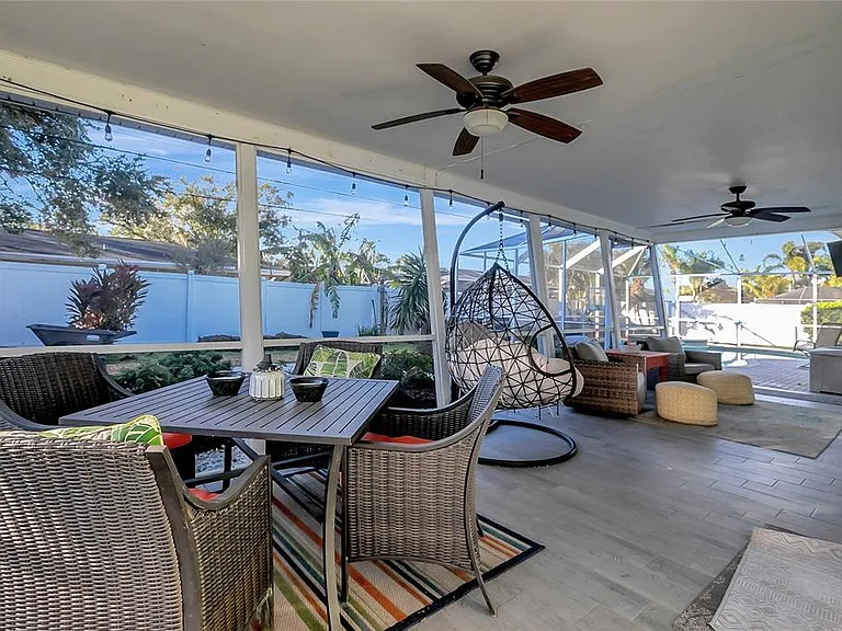 809 Jacaranda Dr — Photo 13