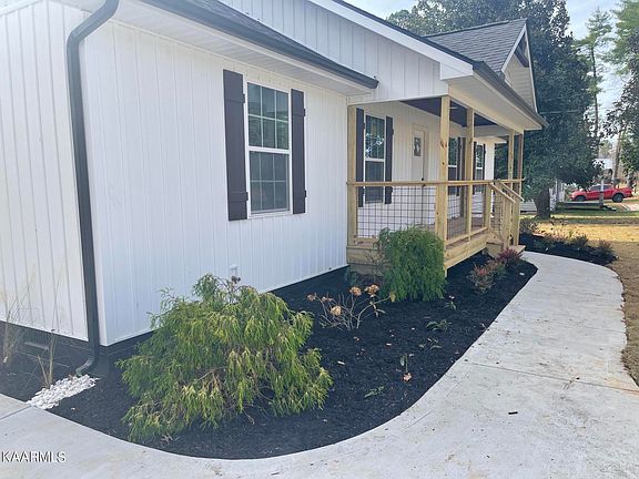 3rd image of 1217 Lincoln Dr