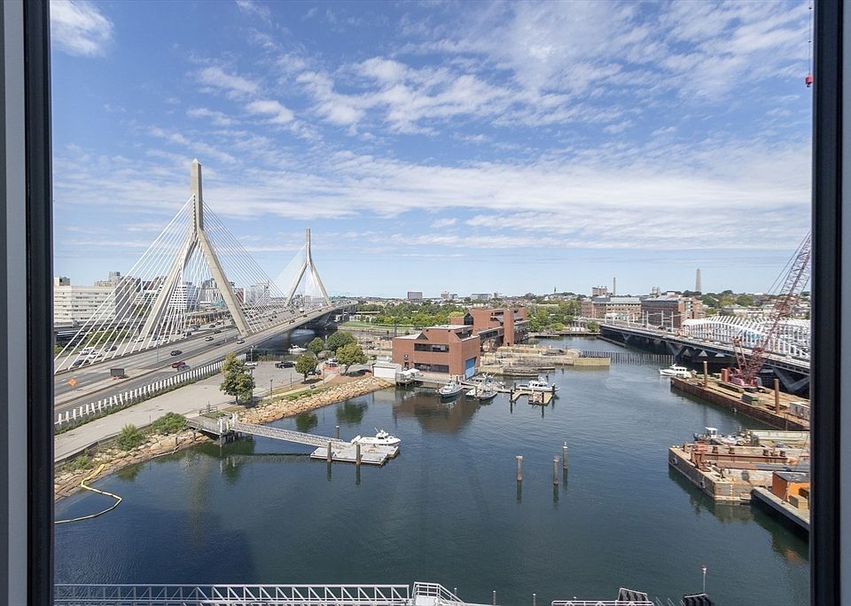 1st image of 100 Lovejoy Wharf E #10