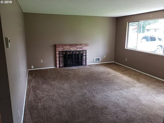 2nd image of 8506 NE 126th Ave
