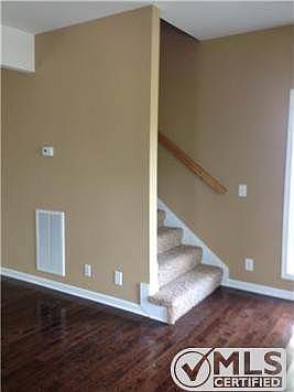 4th image of 106 Saint Charles Pl