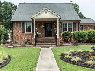 513 Plantation Dr, Burlington, NC 27215
